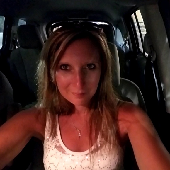 Meet your Posher, Kori - Picture 1 of 1